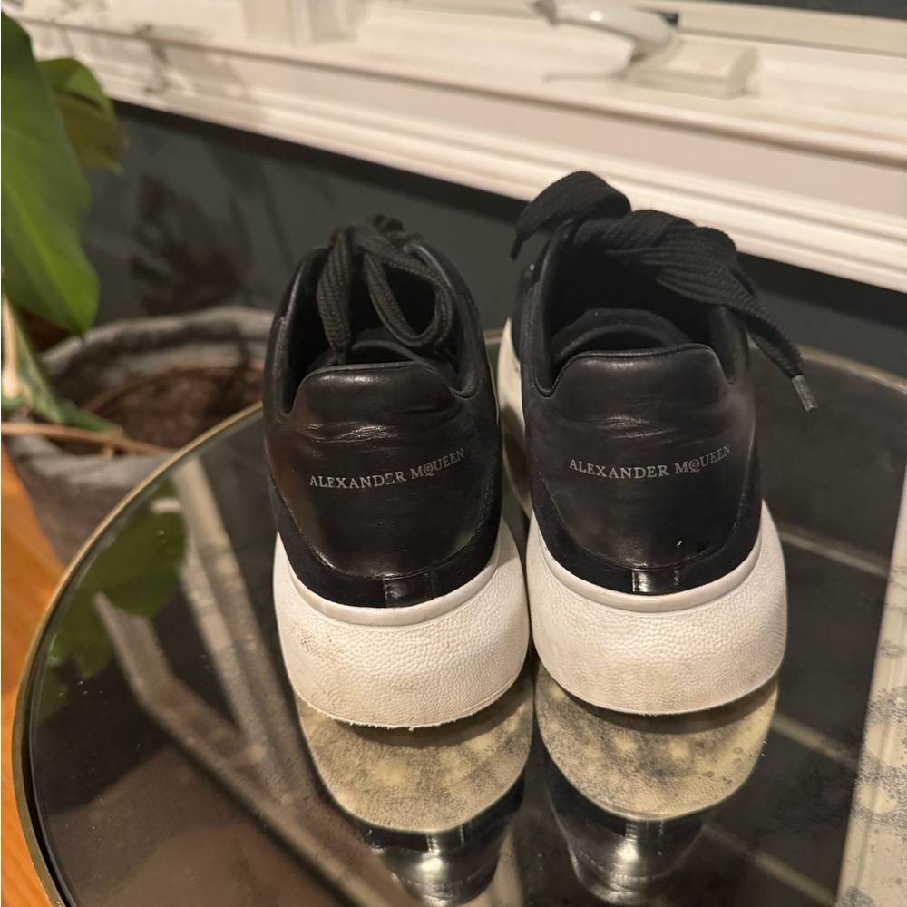 Alexander McQueen Black and White Sneakers - Picture 4 of 10